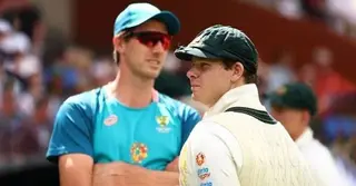 অ্যাশেজের প্রথম টেস্ট থেকে ছিটকে গেলেন কামিন্স, নেতৃত্বে স্মিথ